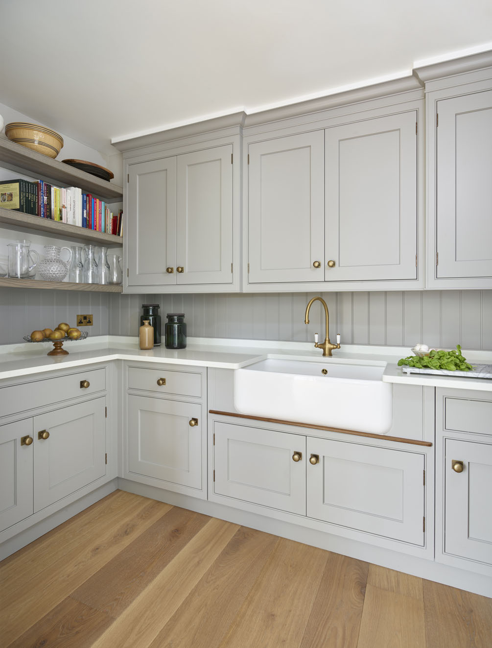 Utility room with Belfast sink